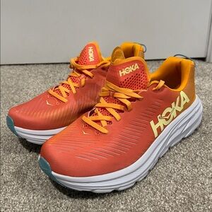 NWOT Hoka Rincon 3 Wide Running Shoe Womens Coral Orange Size 10D